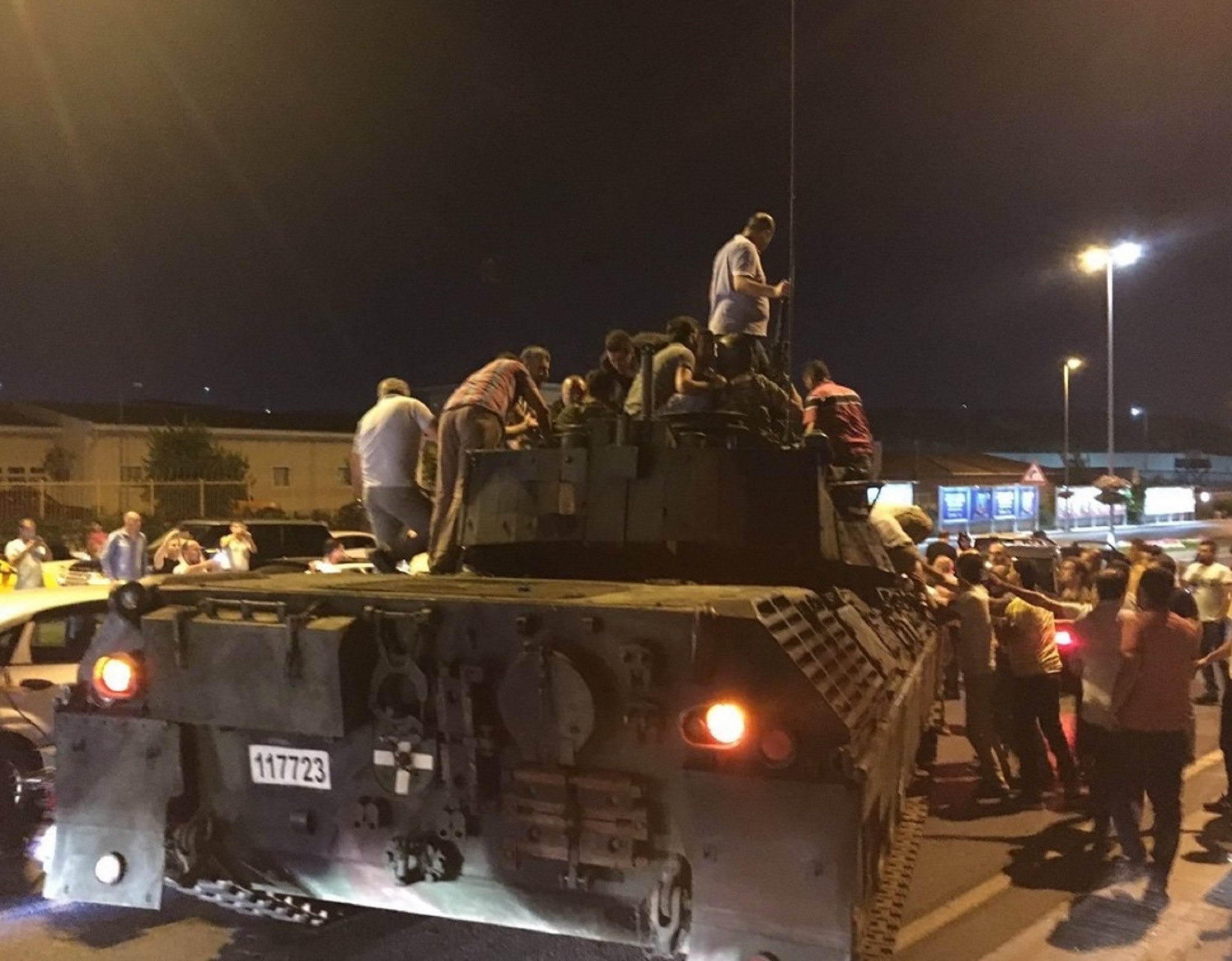 Danimarka’daki Türkler Fetö’nun Darbe Girişimine Karşı Sokağa Döküldü!